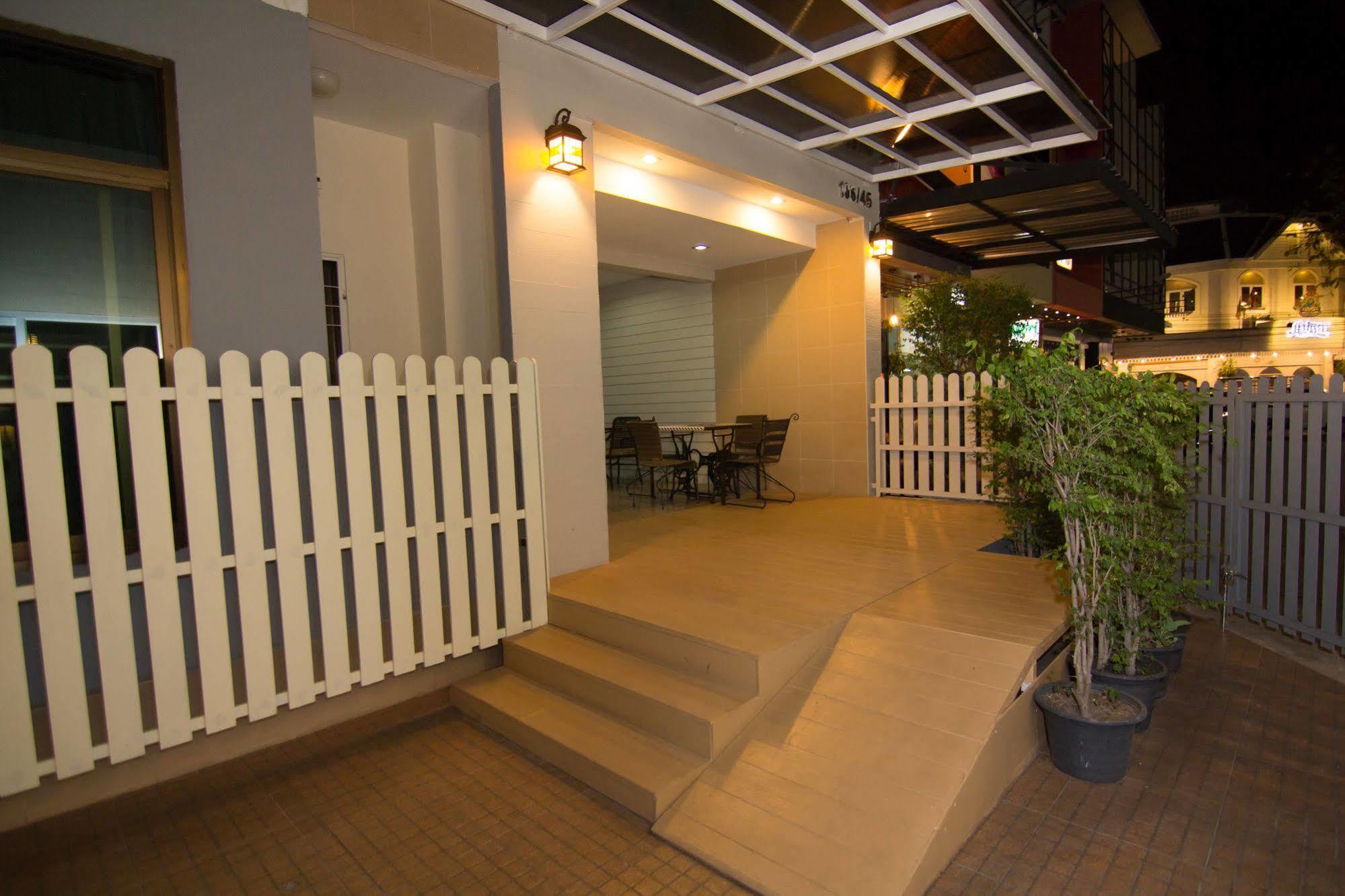 Prajaktra City Hostel Udon Thani Ngoại thất bức ảnh
