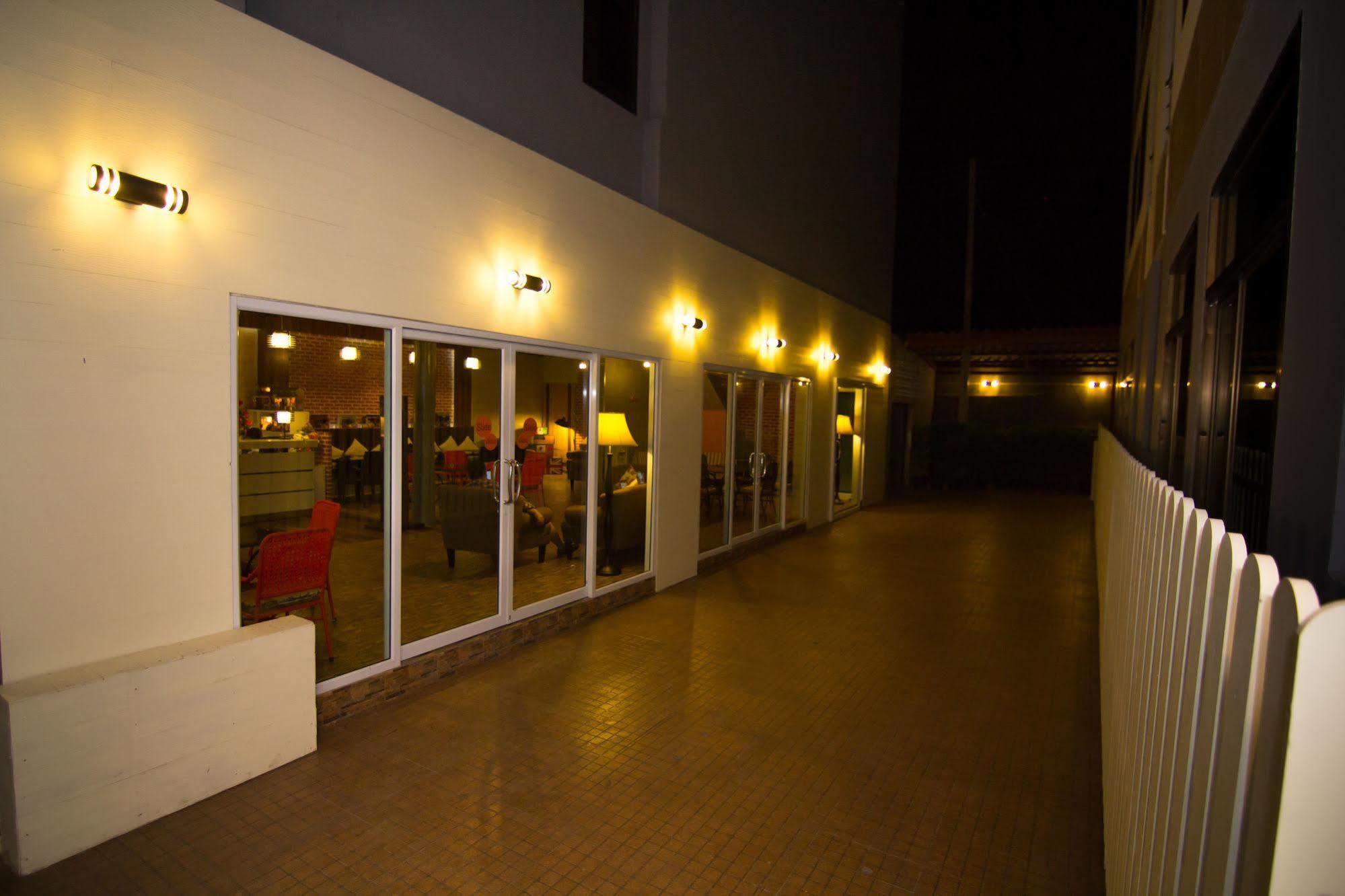 Prajaktra City Hostel Udon Thani Ngoại thất bức ảnh