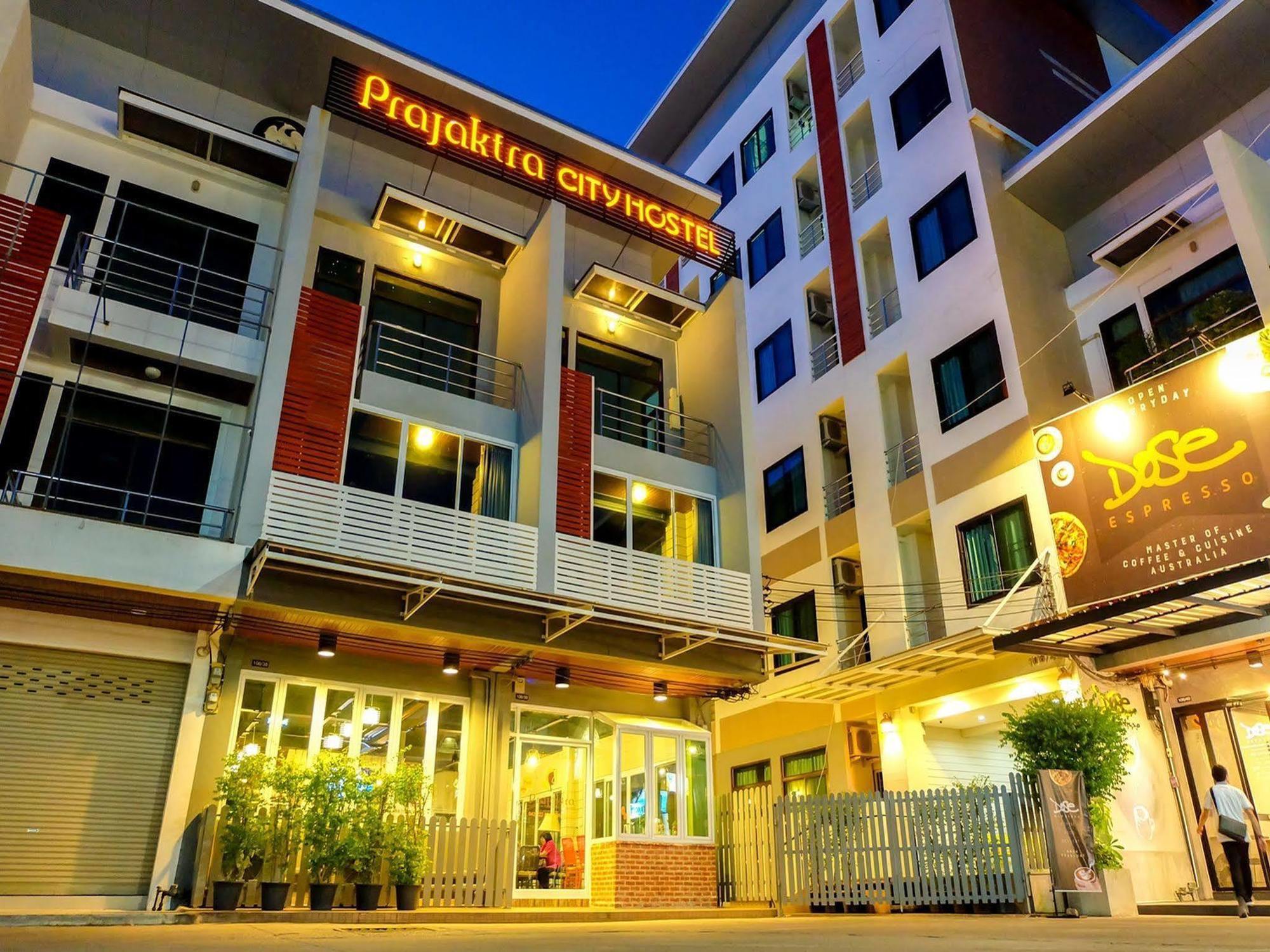 Prajaktra City Hostel Udon Thani Ngoại thất bức ảnh