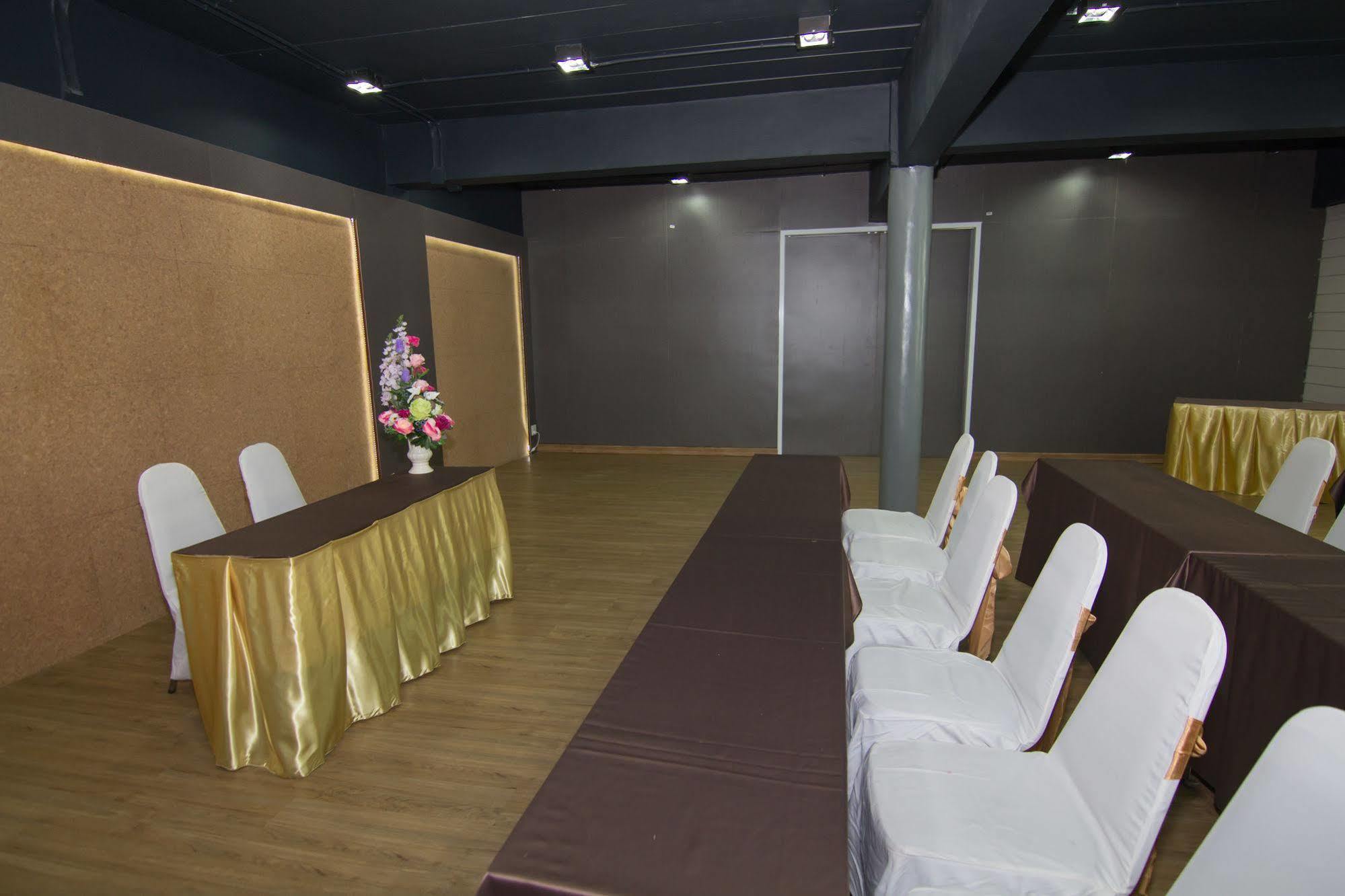 Prajaktra City Hostel Udon Thani Ngoại thất bức ảnh