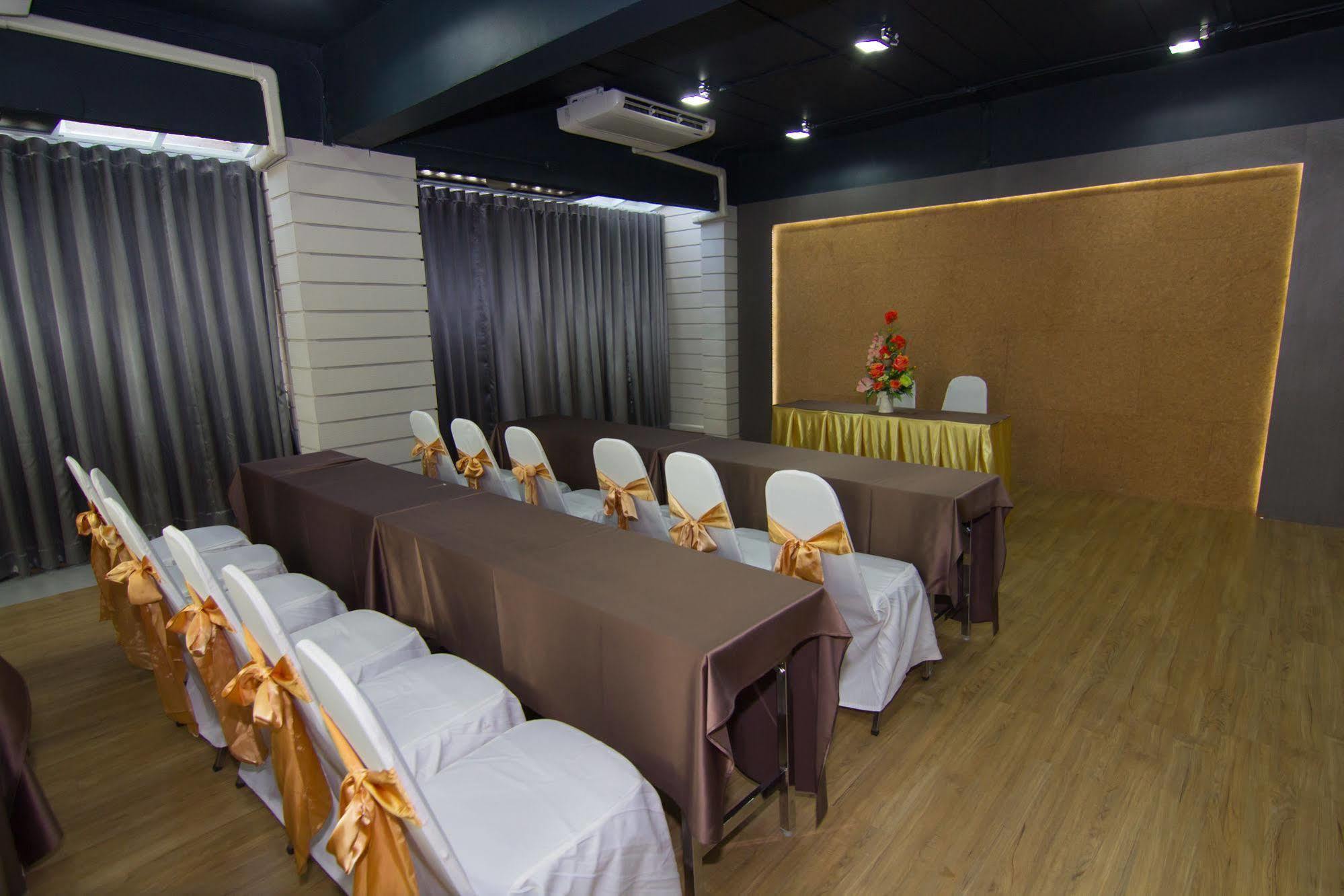 Prajaktra City Hostel Udon Thani Ngoại thất bức ảnh